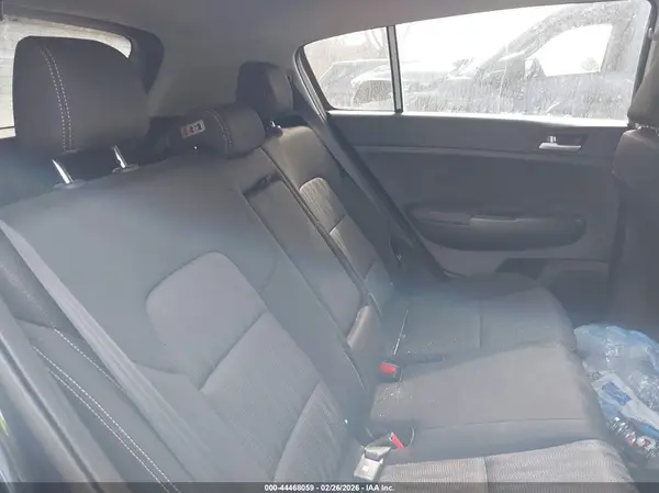 KNDPMCAC7K7527718 2019 KIA SPORTAGE - Image 8
