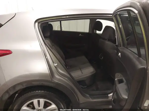 KNDPMCAC7K7536502 2019 KIA SPORTAGE - Image 8