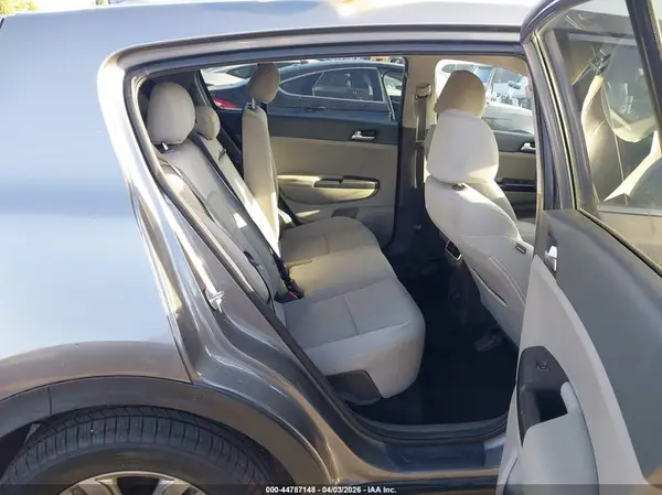 KNDPMCAC7K7538637 2019 KIA SPORTAGE - Image 8