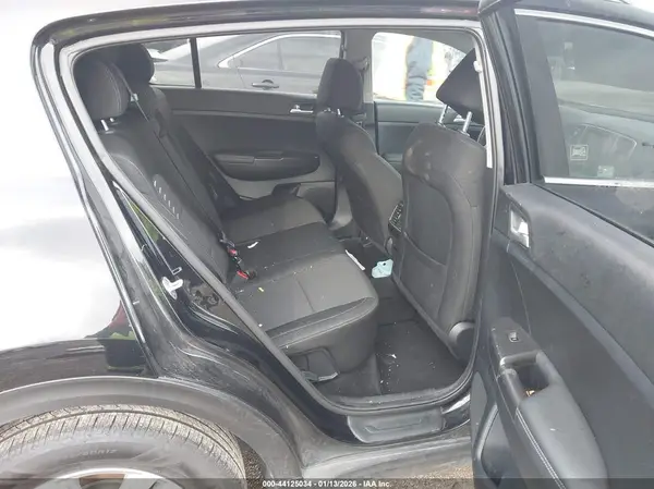 KNDPMCAC7K7551257 2019 KIA SPORTAGE - Image 8