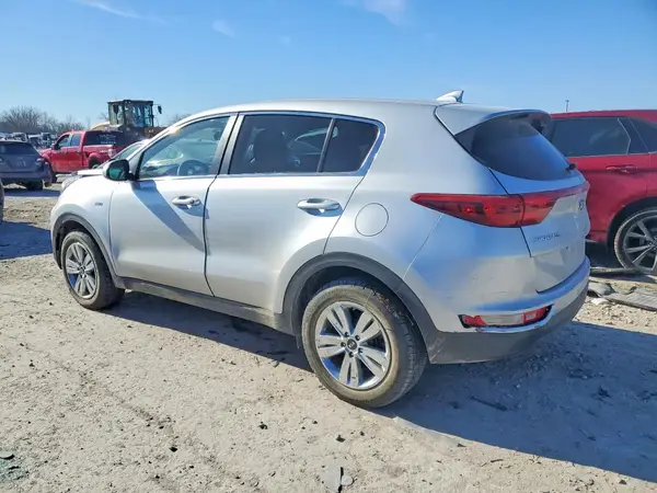 KNDPMCAC7K7556717 2019 KIA SPORTAGE - Image 2