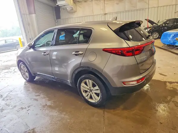 KNDPMCAC7K7560265 2019 KIA SPORTAGE - Image 2
