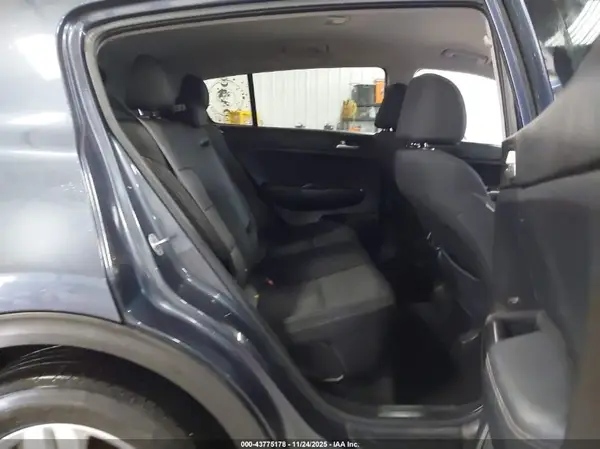 KNDPMCAC7K7565384 2019 KIA SPORTAGE - Image 8
