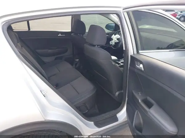 KNDPMCAC7K7568933 2019 KIA SPORTAGE - Image 8