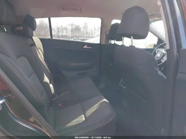 KNDPMCAC7K7576577 2019 KIA SPORTAGE - Image 8