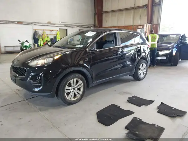 KNDPMCAC7K7577857 2019 KIA SPORTAGE - Image 2