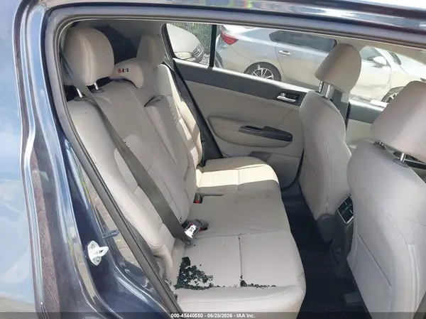 KNDPMCAC7K7597073 2019 KIA SPORTAGE - Image 8