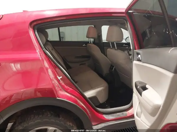 KNDPMCAC7K7612672 2019 KIA SPORTAGE - Image 8
