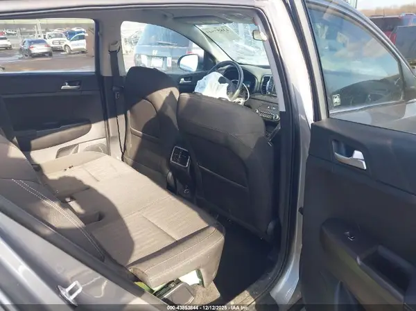 KNDPMCAC7K7620089 2019 KIA SPORTAGE - Image 8
