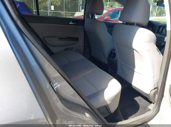 KNDPMCAC7K7623560 2019 KIA SPORTAGE - Image 8