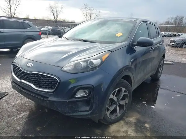 KNDPMCAC7M7895447 2021 KIA SPORTAGE - Image 2