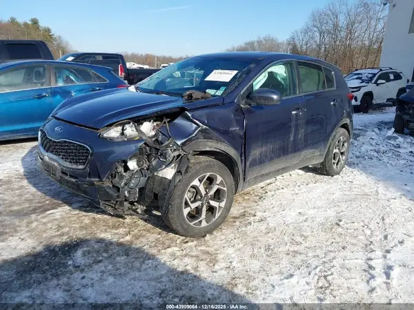 KNDPMCAC7M7905863 2021 KIA SPORTAGE - Image 2