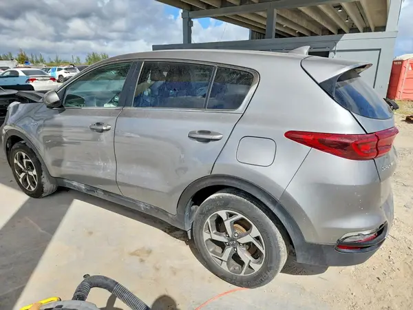 KNDPMCAC7M7945635 2021 KIA SPORTAGE - Image 2