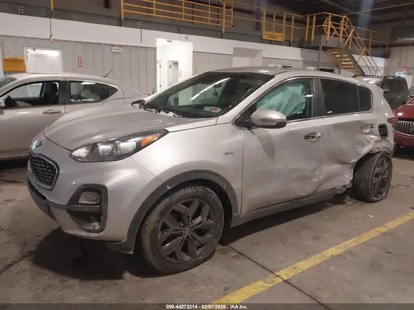 KNDPMCAC7N7960184 2022 KIA SPORTAGE - Image 2
