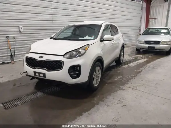 KNDPMCAC8H7033344 2017 KIA SPORTAGE - Image 2