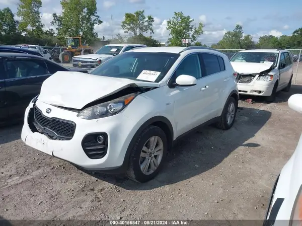 KNDPMCAC8H7035093 2017 KIA SPORTAGE - Image 2