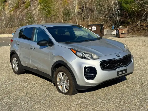 KNDPMCAC8H7037393 2017 KIA SPORTAGE - Image 1