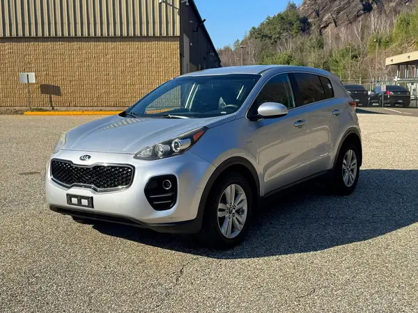 KNDPMCAC8H7037393 2017 KIA SPORTAGE - Image 2