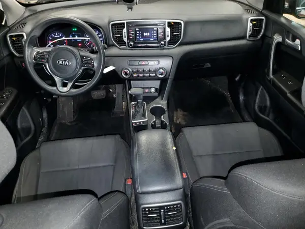 KNDPMCAC8H7037975 2017 KIA SPORTAGE - Image 8