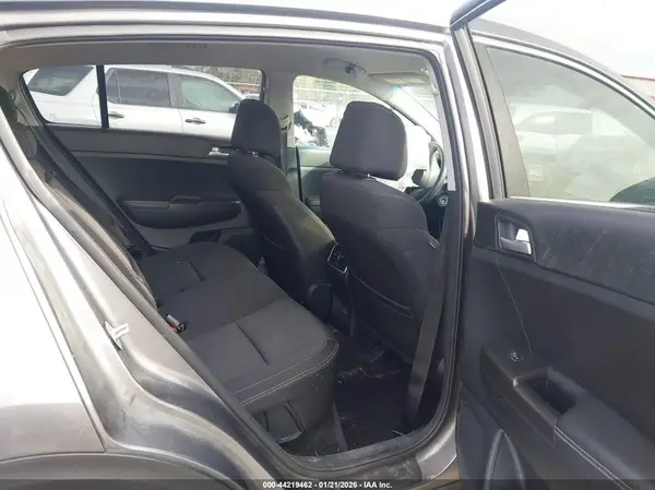 KNDPMCAC8H7039449 2016 KIA SPORTAGE - Image 8