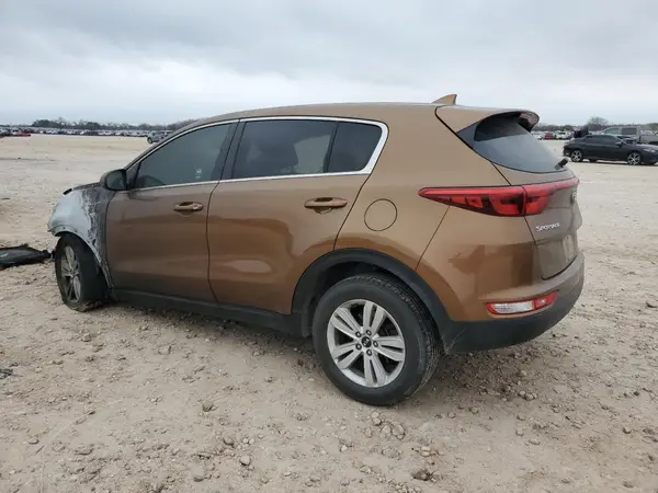 KNDPMCAC8H7063508 2017 KIA SPORTAGE - Image 2
