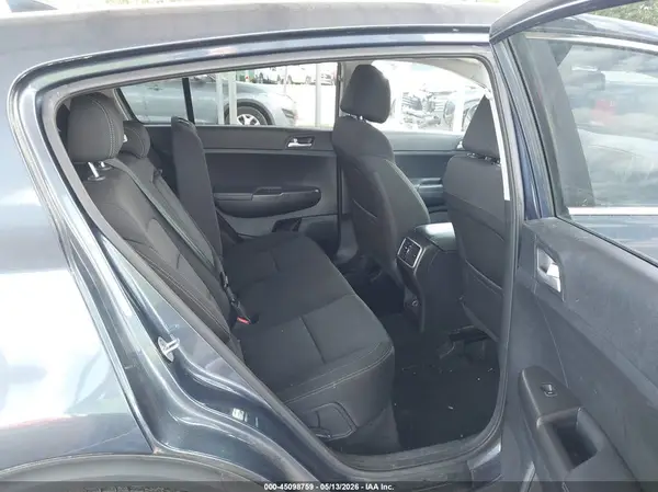 KNDPMCAC8H7064724 2017 KIA SPORTAGE - Image 8