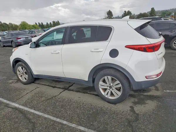 KNDPMCAC8H7067946 2017 KIA SPORTAGE - Image 2