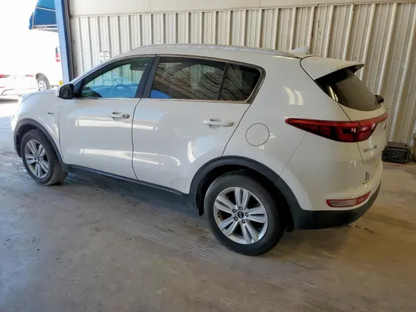 KNDPMCAC8H7072791 2017 KIA SPORTAGE - Image 2