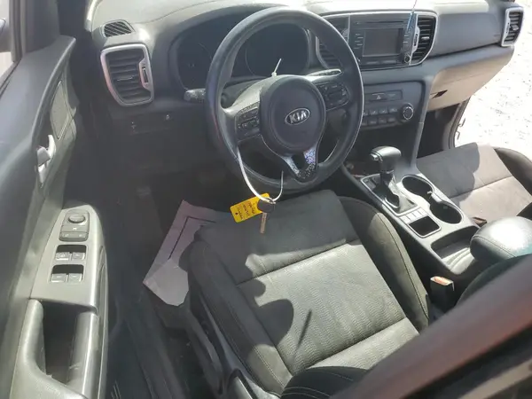 KNDPMCAC8H7076744 2017 KIA SPORTAGE - Image 8