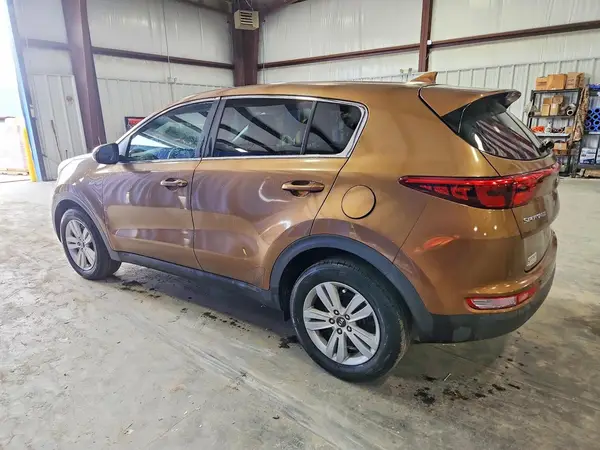 KNDPMCAC8H7087694 2017 KIA SPORTAGE - Image 2