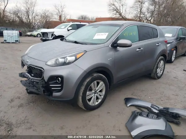 KNDPMCAC8H7091485 2017 KIA SPORTAGE - Image 2