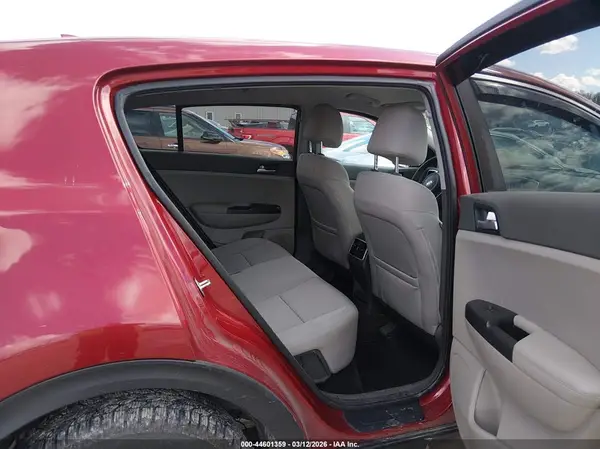 KNDPMCAC8H7093852 2017 KIA SPORTAGE - Image 8