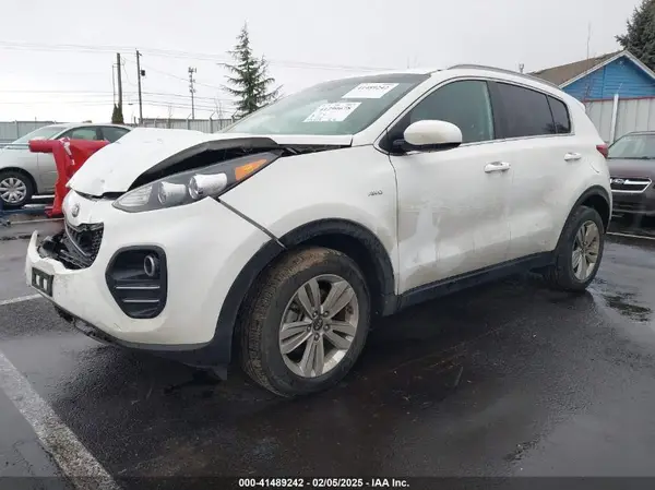 KNDPMCAC8H7099506 2017 KIA SPORTAGE - Image 2