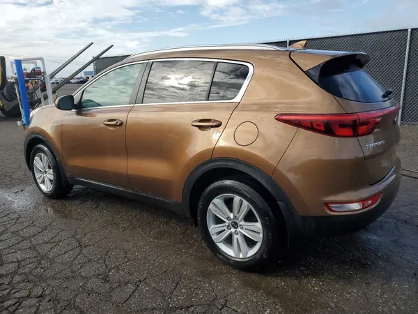 KNDPMCAC8H7099778 2017 KIA SPORTAGE - Image 2