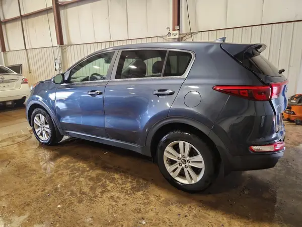 KNDPMCAC8H7101075 2017 KIA SPORTAGE - Image 2