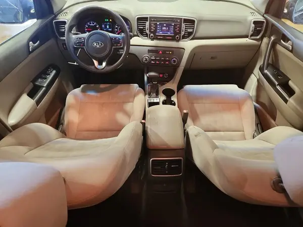 KNDPMCAC8H7101075 2017 KIA SPORTAGE - Image 8