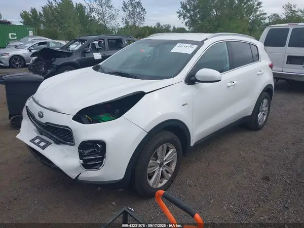 KNDPMCAC8H7116143 2017 KIA SPORTAGE - Image 2