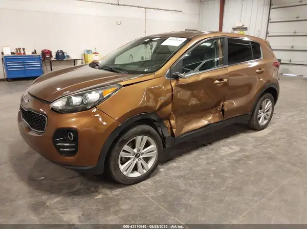 KNDPMCAC8H7121956 2017 KIA SPORTAGE - Image 2