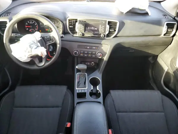 KNDPMCAC8H7129006 2017 KIA SPORTAGE - Image 8