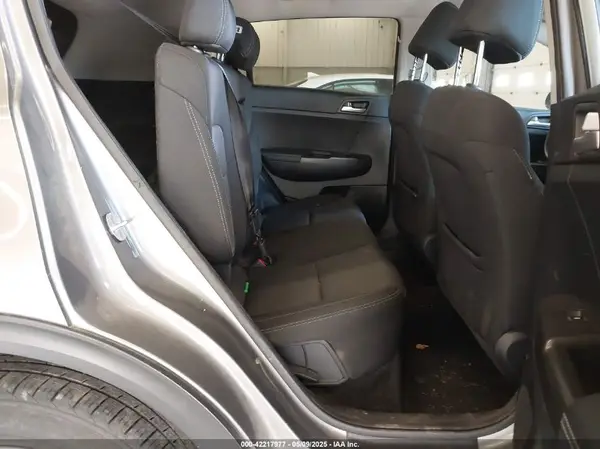 KNDPMCAC8H7135999 2017 KIA SPORTAGE - Image 8