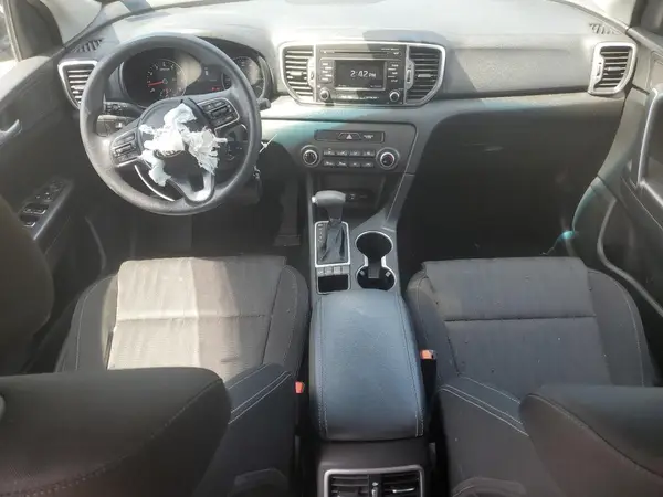 KNDPMCAC8H7138711 2017 KIA SPORTAGE - Image 8