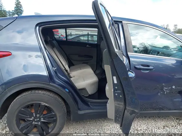 KNDPMCAC8H7157646 2017 KIA SPORTAGE - Image 8