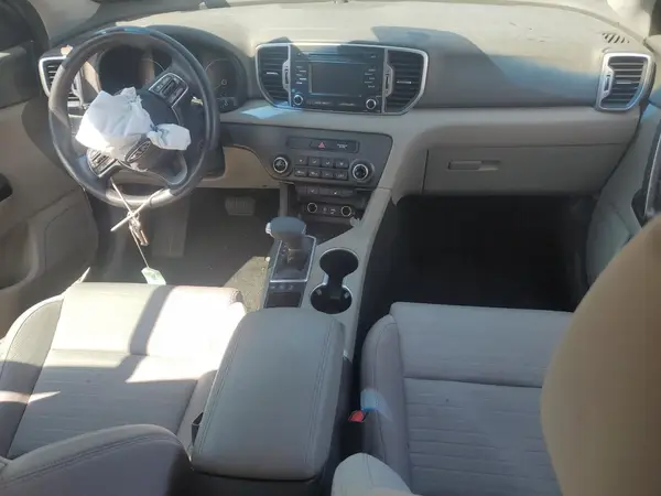 KNDPMCAC8H7172180 2017 KIA SPORTAGE - Image 8