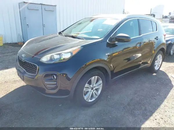 KNDPMCAC8H7185298 2017 KIA SPORTAGE - Image 2
