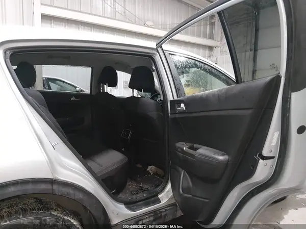 KNDPMCAC8H7193398 2017 KIA SPORTAGE - Image 8
