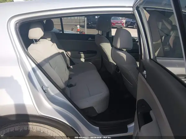 KNDPMCAC8H7223306 2017 KIA SPORTAGE - Image 8