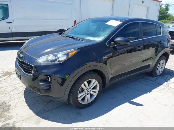KNDPMCAC8H7235066 2017 KIA SPORTAGE - Image 2