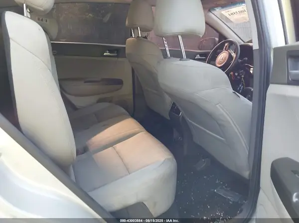 KNDPMCAC8H7238470 2017 KIA SPORTAGE - Image 8