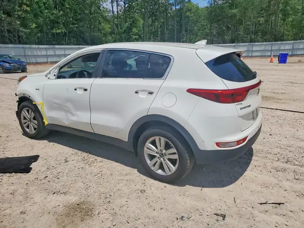 KNDPMCAC8H7246939 2017 KIA SPORTAGE - Image 2