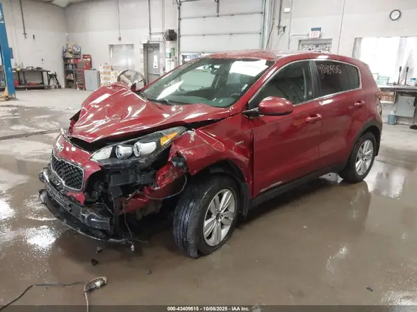 KNDPMCAC8H7247489 2017 KIA SPORTAGE - Image 2
